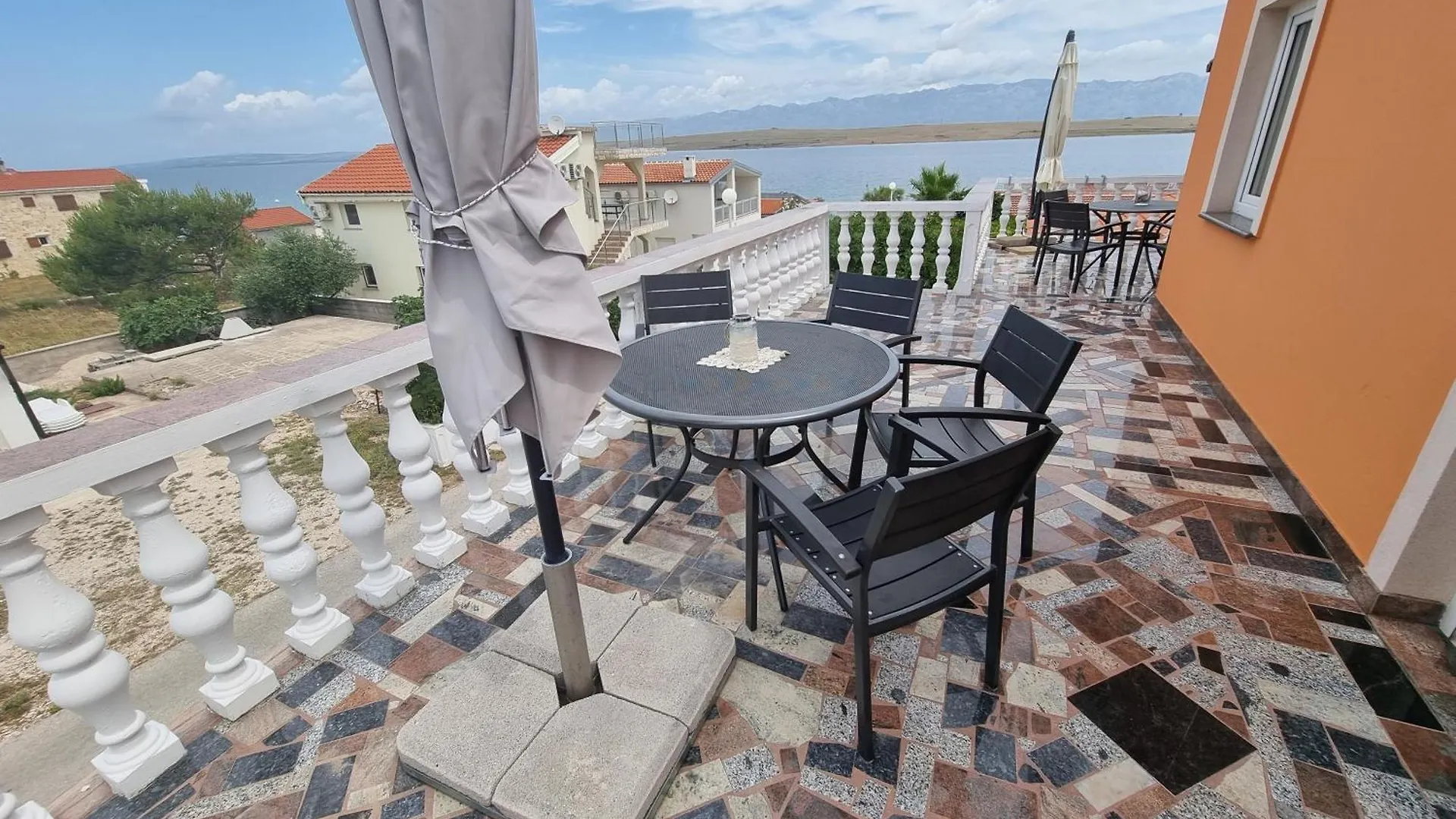 Apartments By The Sea Vir - 21649